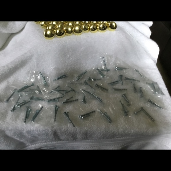 Solid Brass Knobs (51)46 new bags of 2 screws.(92) - Picture 4 of 6